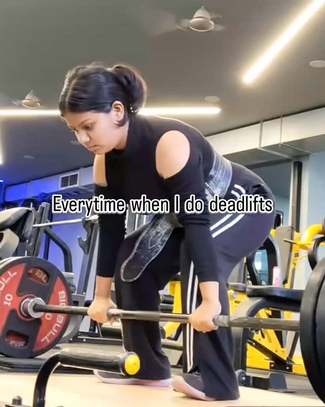 Member deadlifting at Soul Fitness